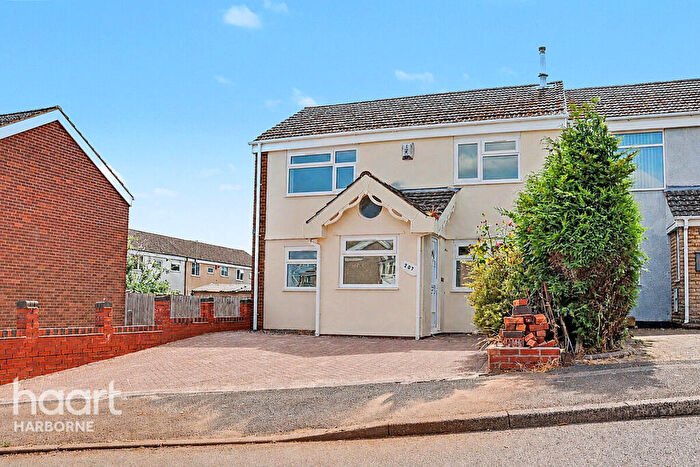 3 Bedroom Semi-Detached House For Sale In The Roundabout, Birmingham, B31