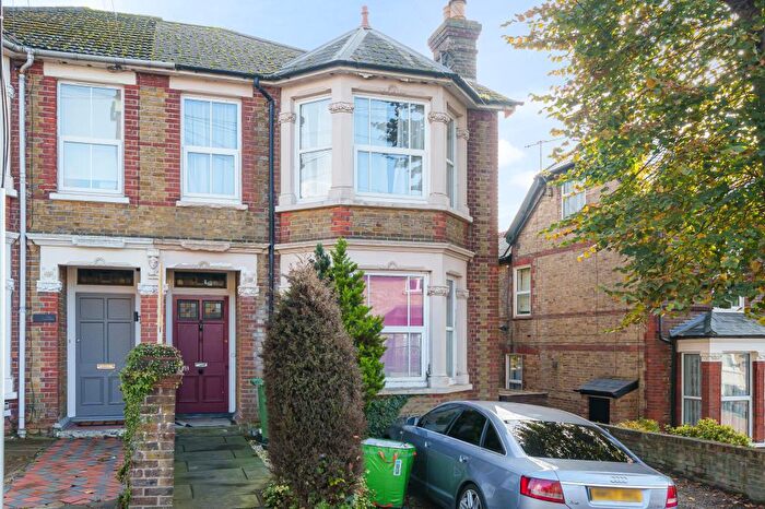 2 Bedroom Maisonette To Rent In High Wycombe, Buckinghamshire, HP13