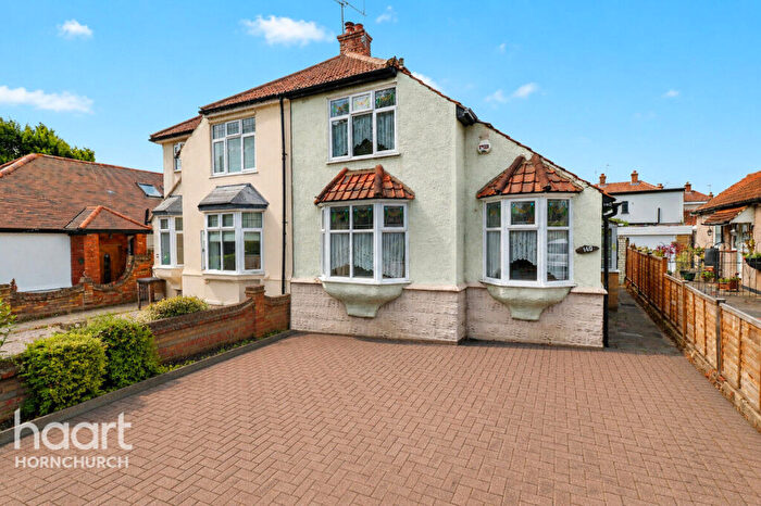 3 Bedroom Semi-Detached House For Sale In Slewins Lane, Hornchurch, RM11
