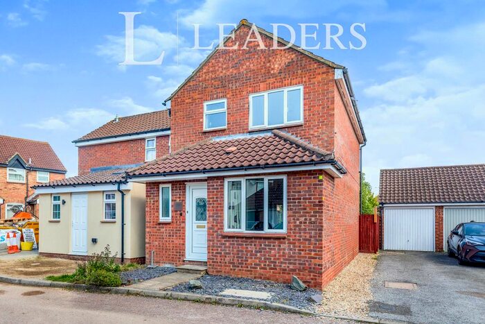 3 Bedroom Semi-Detached House To Rent In The Pastures, Stevenage, SG2