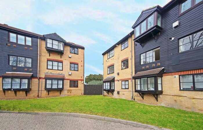 1 Bedroom Flat To Rent In Kilberry Close, Osterley, Isleworth, TW7