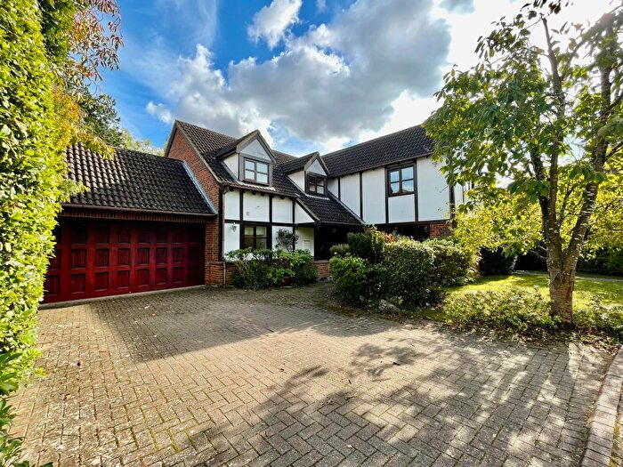 4 Bedroom Detached House For Sale In Fox Close, Dunton, SG18