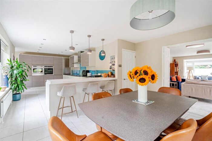 5 Bedroom Detached House For Sale In Potten End, Berkhamsted, HP4