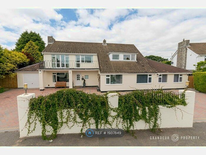 5 Bedroom Detached House To Rent In Carrbridge Close, Bournemouth, BH3