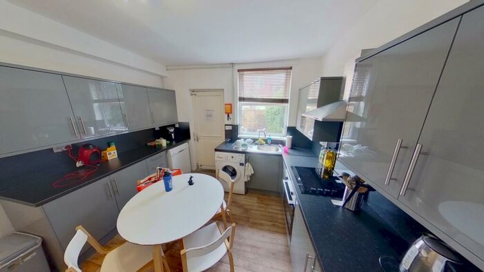 4 Bedroom Terraced House To Rent In Cromwell Street, Nottingham, NG7