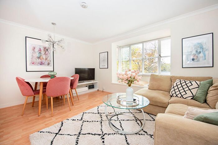 1 Bedroom Flat For Sale In Kingsworthy Close, Kingston Upon Thames, KT1