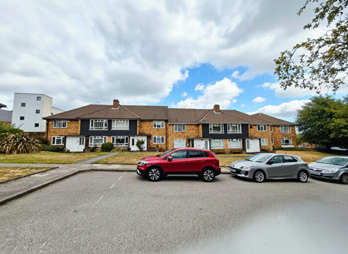 2 Bedroom Apartment To Rent In St. Peter's Court, London, NW4