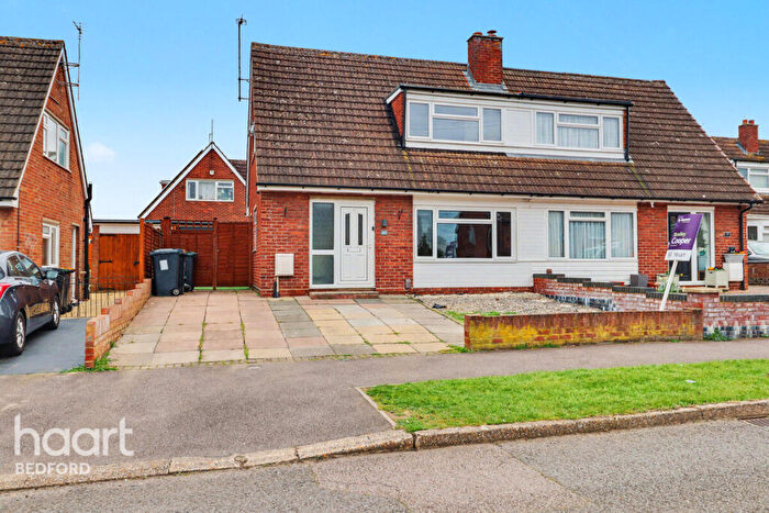 3 Bedroom Semi Detached House To Rent In Tithe Barn Road, Bedford, MK43