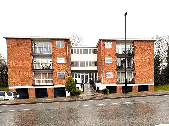 2 Bedroom Flat To Rent In Minster Court, Alderminster Road, CV5