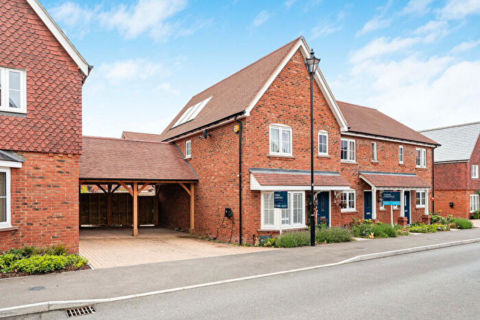 3 Bedroom Semi-Detached House For Sale In Anderson Street, Didcot, OX11