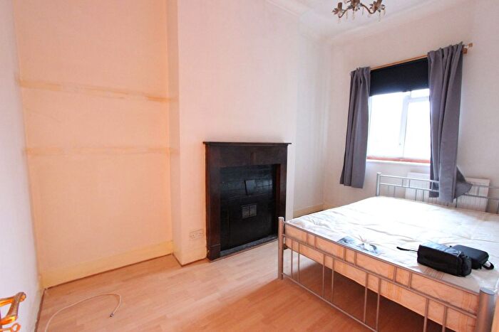 2 Bedroom Flat To Rent In Rectory Road, London, N16