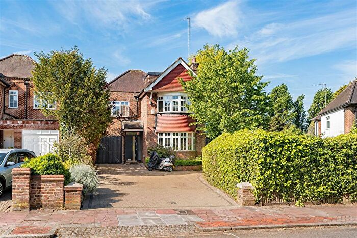 5 Bedroom Detached House For Sale In Bancroft Avenue, East Finchley, N2