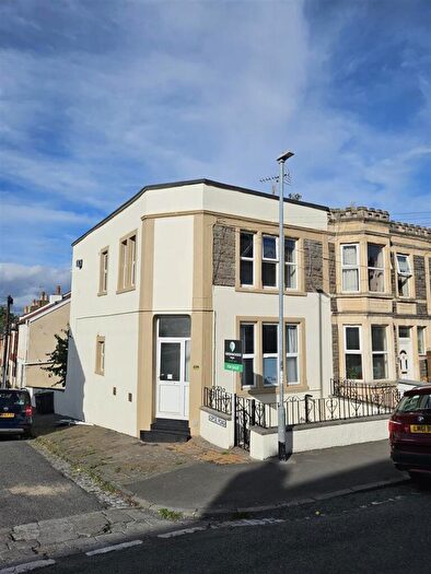 2 Bedroom Flat For Sale In Somerset Road, Bristol, BS4