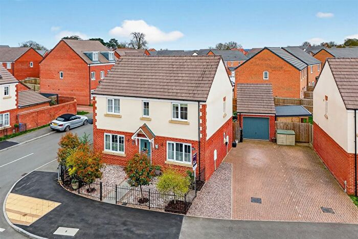 4 Bedroom Detached House For Sale In Campus Drive, Kingsthorpe, NN2