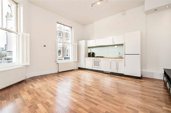 2 Bedroom Flat To Rent In Ladbroke Grove, London, W10
