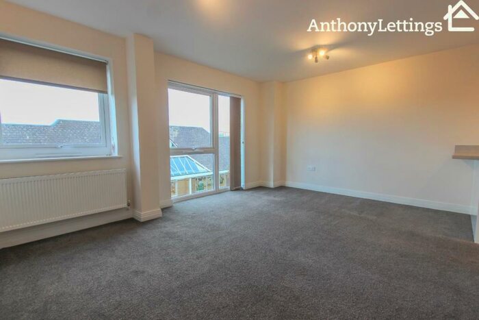 1 Bedroom Flat To Rent In Skyline House, Stevenage, SG1
