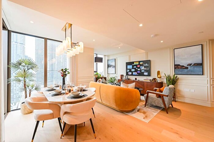 2 Bedroom Flat For Sale In South Quay Plaza, Canary Wharf, E14
