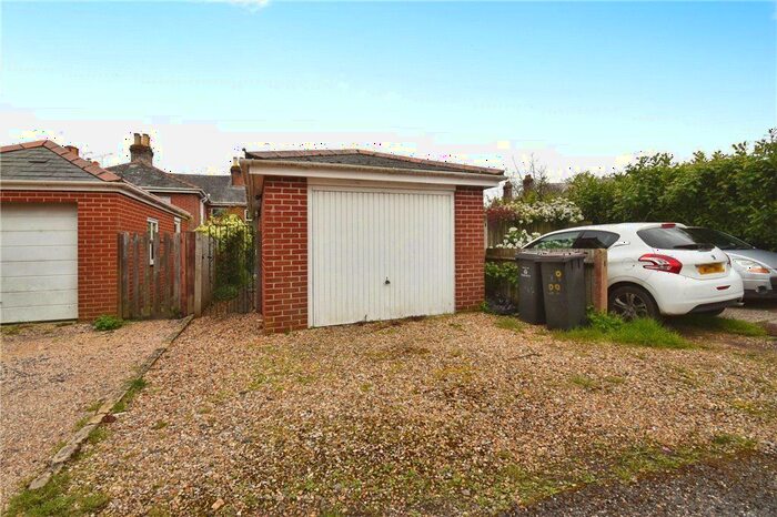3 Bedroom Terraced House For Sale In Botley Road, Romsey, Hampshire, SO51