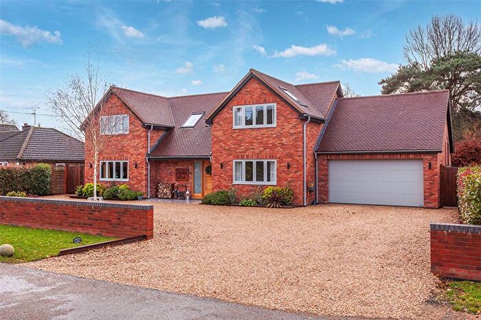 4 Bedroom Detached House For Sale In Seymour Plain, Marlow, Buckinghamshire, SL7