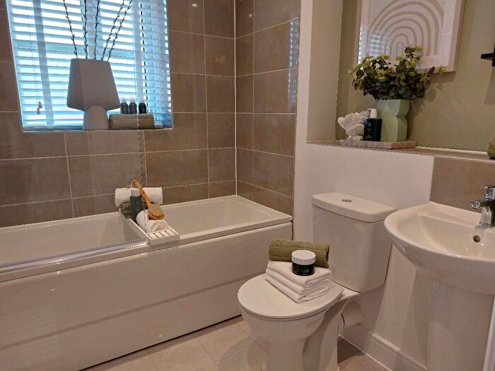 3 Bedroom Semi-Detached House For Sale In Edward Benefer Way, PE30