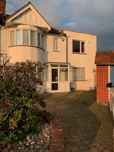 4 Bedroom Semi-Detached House To Rent In Brixham Crescent, Ruislip Manor, Ruislip HA4
