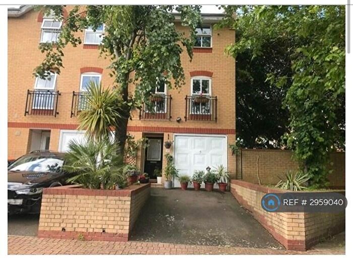 3 Bedroom End Of Terrace House To Rent In Angelica Drive, London, E6