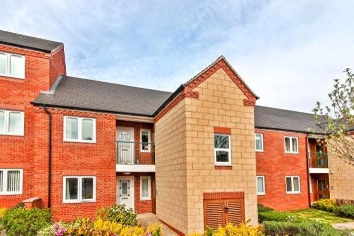 2 Bedroom Flat To Rent In Field Farm Close, Loughborough, LE11