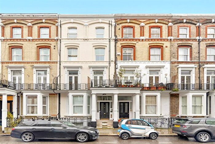 Studio To Rent In Cheniston Gardens, High Street Kensington, W8
