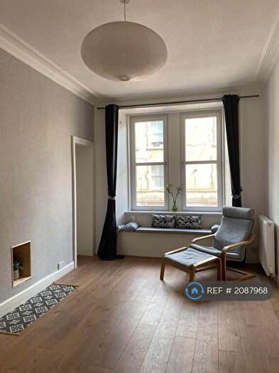 2 Bedroom Flat To Rent In Watson Crescent, Edinburgh, EH11