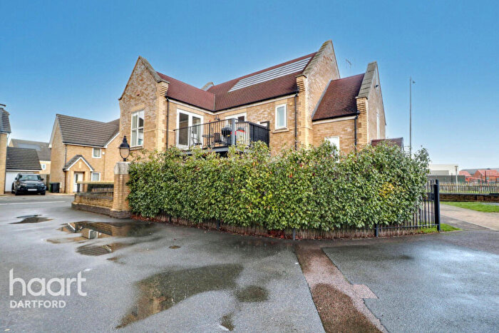 2 Bedroom Apartment For Sale In Chapel Drive, Dartford, DA2