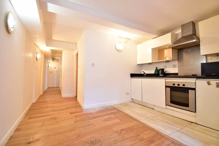 1 Bedroom Flat To Rent In Lee High Road, Lewisham, London, SE12