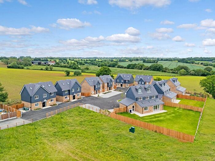 4 Bedroom Property For Sale In Woodside View, Stapleford Abbotts, RM4