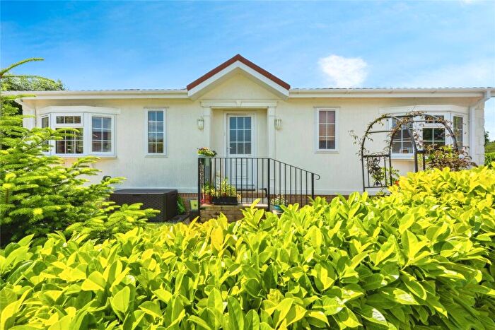 2 Bedroom Bungalow For Sale In Felmersham Road, Radwell, Bedford, Bedfordshire, MK43