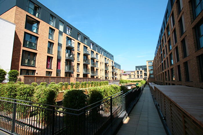 2 Bedroom Apartment To Rent In Southside, B5