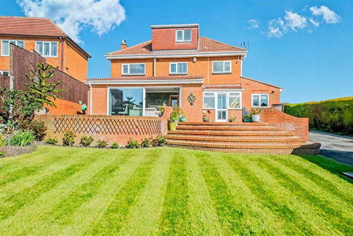 4 Bedroom Detached House For Sale In Greenhill Lane, Wortley, Leeds, LS12