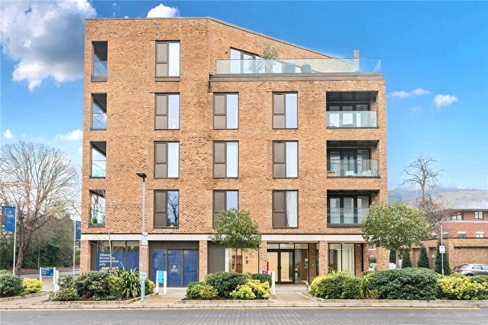 1 Bedroom Flat To Rent In Leaping Birds Rise, Walton On Thames, KT12