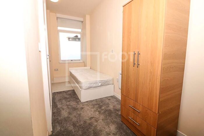 Flat To Rent In Sunbridge Halls, Sunbridge Road, BD1