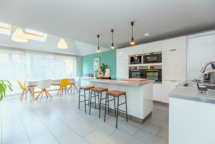 4 Bedroom Semi-Detached House To Rent In Harefields, Oxford, OX2