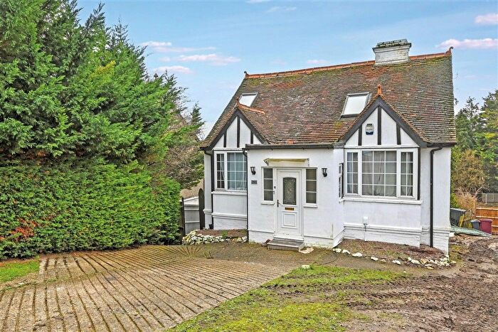 5 Bedroom Detached House For Sale In Henley Road, Caversham, Reading, RG4