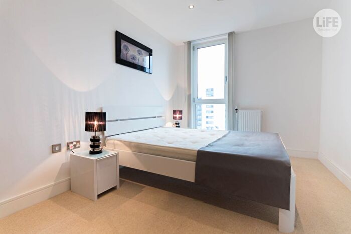 1 Bedroom Flat To Rent In The Crescent, Seager Place, London, SE8