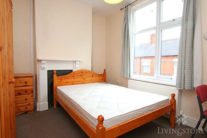 6 Bedroom Town House To Rent In Howard Road, Clarendon Park, LE2