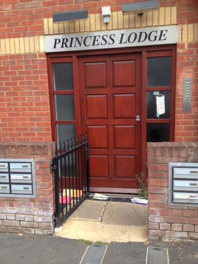 1 Bedroom Flat To Rent In Flat Princess Lodge Princess Street, Luton, LU1