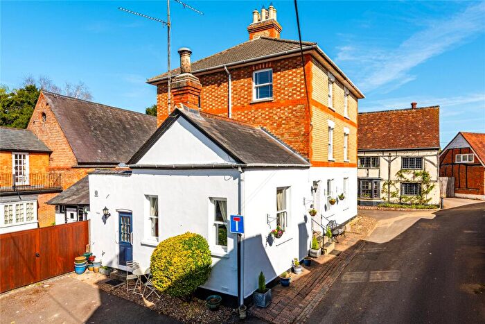 4 Bedroom Semi-Detached House For Sale In Church Street, Winslow, Buckinghamshire, MK18