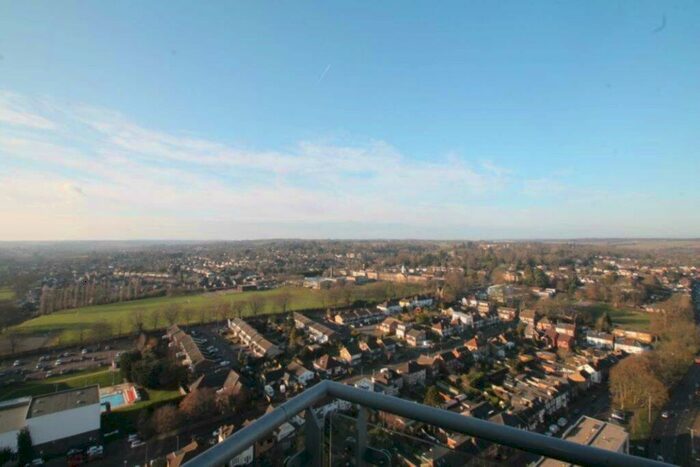 2 Bedroom Apartment To Rent In Kd Tower, Cotterells, HP1