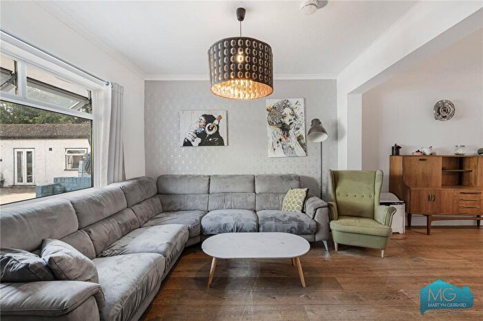 4 Bedroom Terraced House For Sale In Summers Row, London, N12