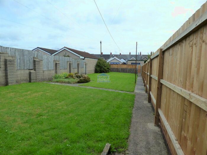 3 Bedroom Semi-Detached House To Rent In Garfield Avenue, Litchard, Bridgend ., CF31
