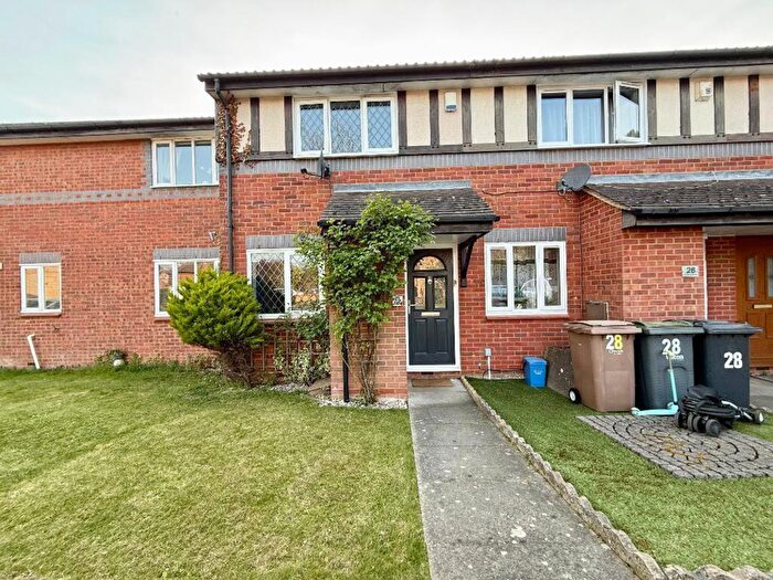 2 Bedroom Terraced House For Sale In Rookery Drive, Luton, LU2