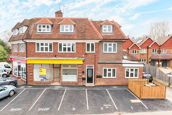 1 Bedroom Flat To Rent In Cobham Way, East Horsley, Leatherhead, KT24