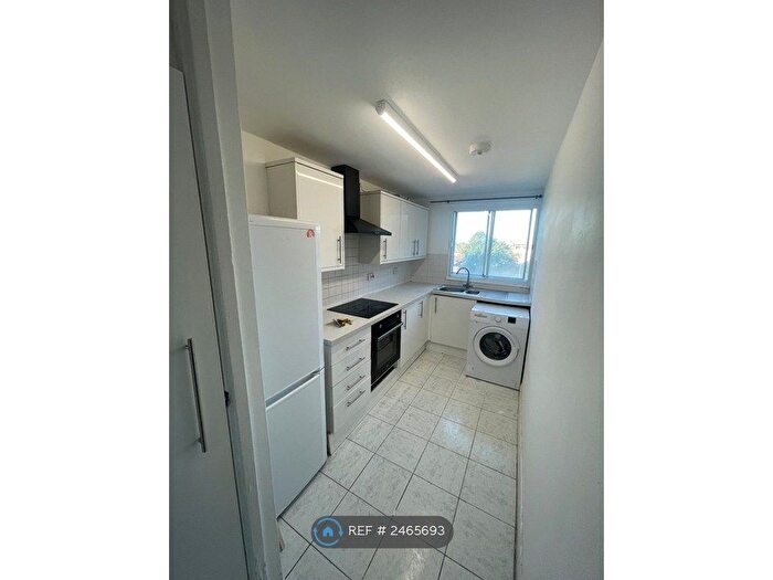 2 Bedroom Flat To Rent In Forest Gate, Forest Gate, E7
