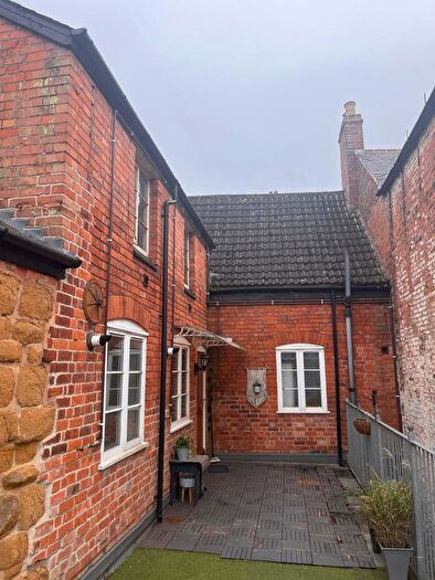 Flat To Rent In B, Market Place, Melton Mowbray, LE13